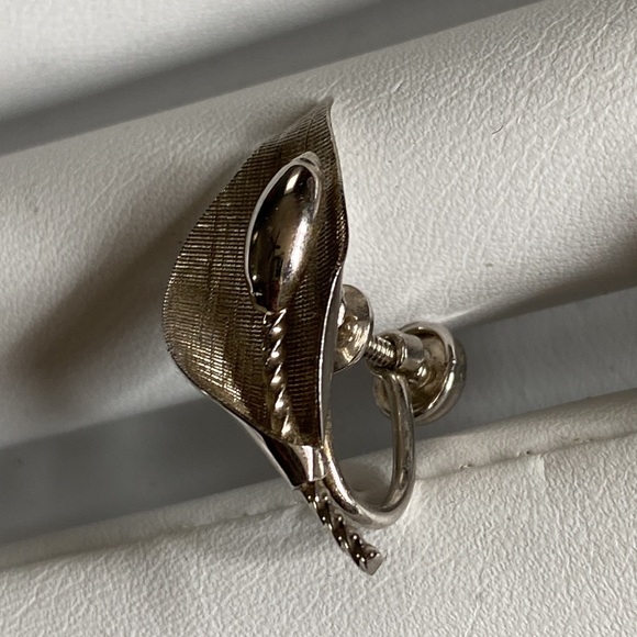 Star-Art Sterling Silver Calla Lily Earrings - Picture 2 of 5